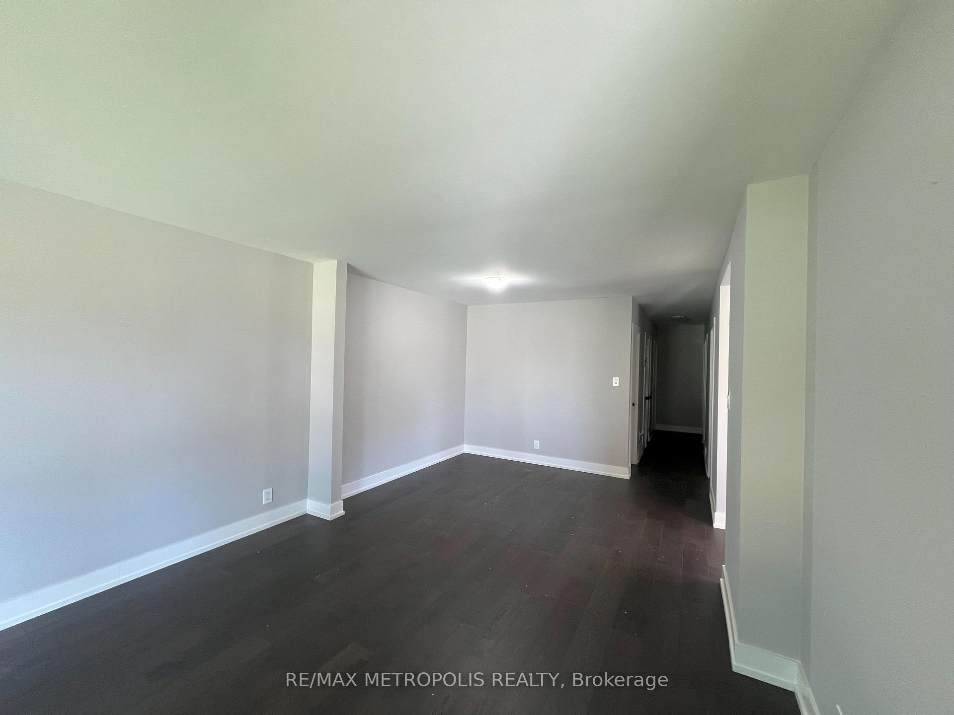 Photo 4 of Unit MAIN, 797 Zator Avenue, Pickering, Bay Ridges — HOMEH