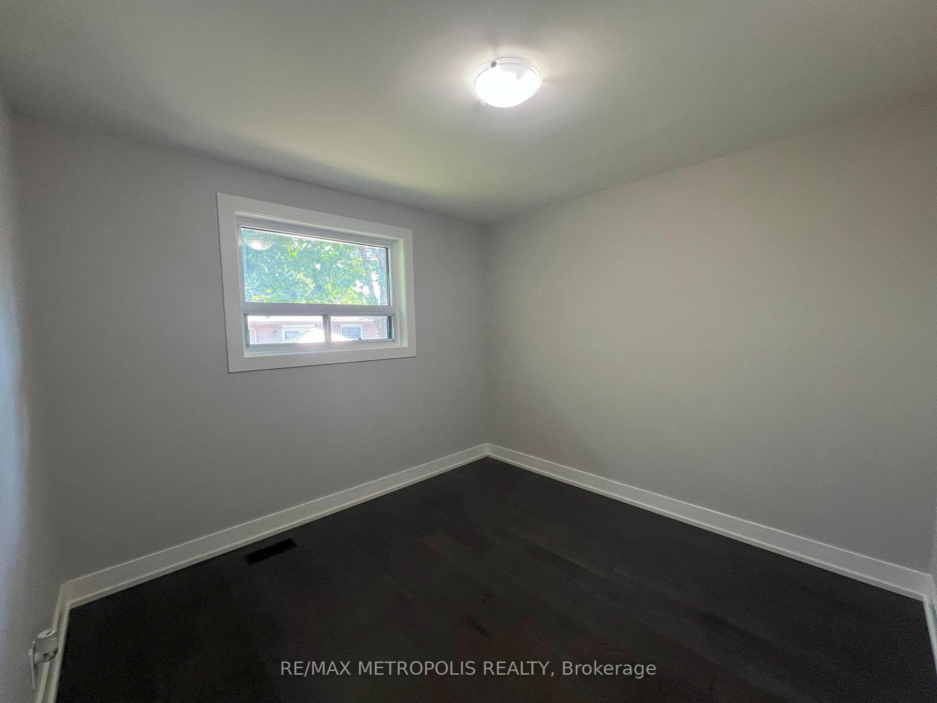 Photo 7 of Unit MAIN, 797 Zator Avenue, Pickering, Bay Ridges — HOMEH