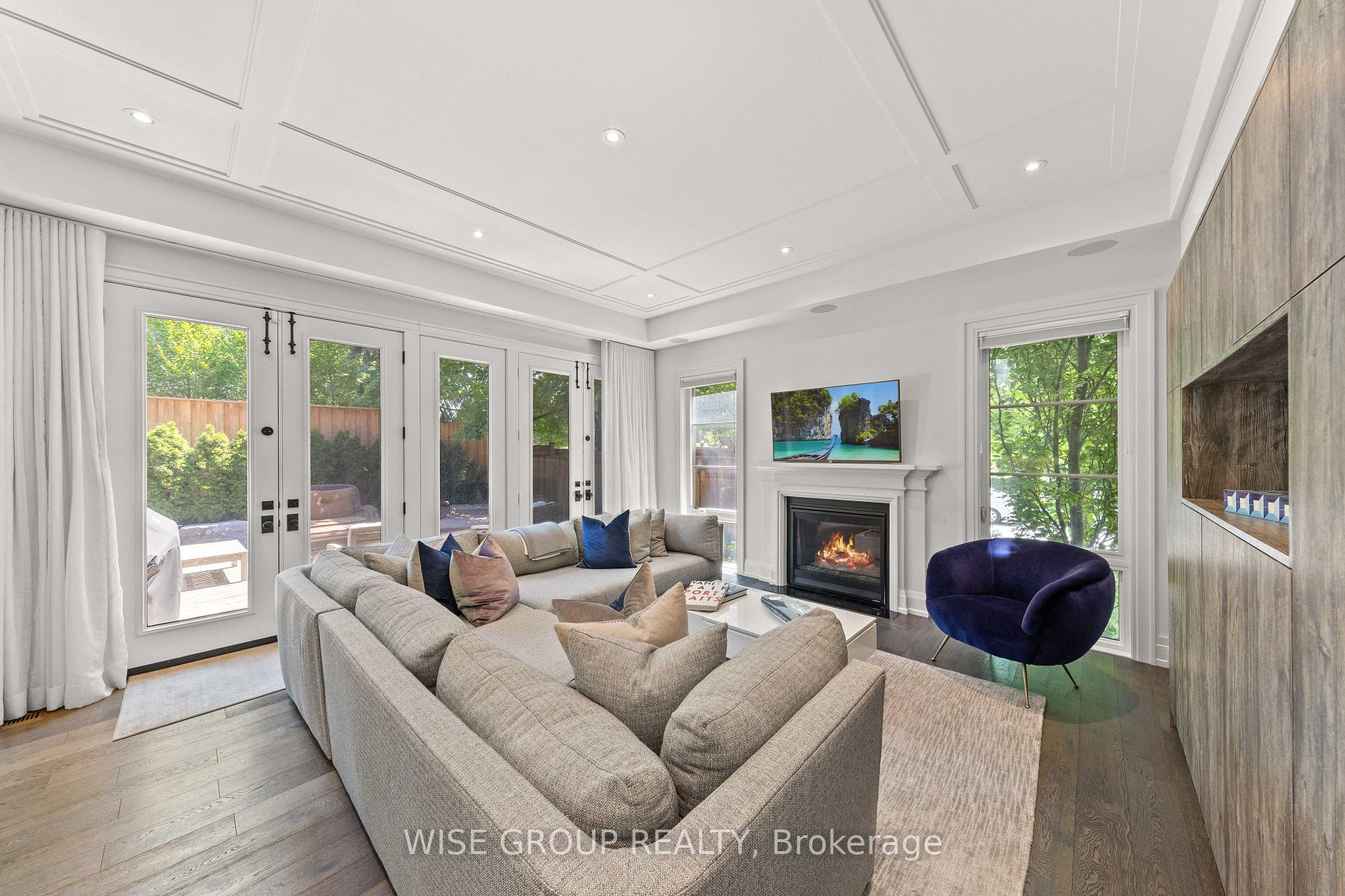 Photo 8 of 50 Sheldrake Boulevard, Toronto, Mount Pleasant East — HOMEH