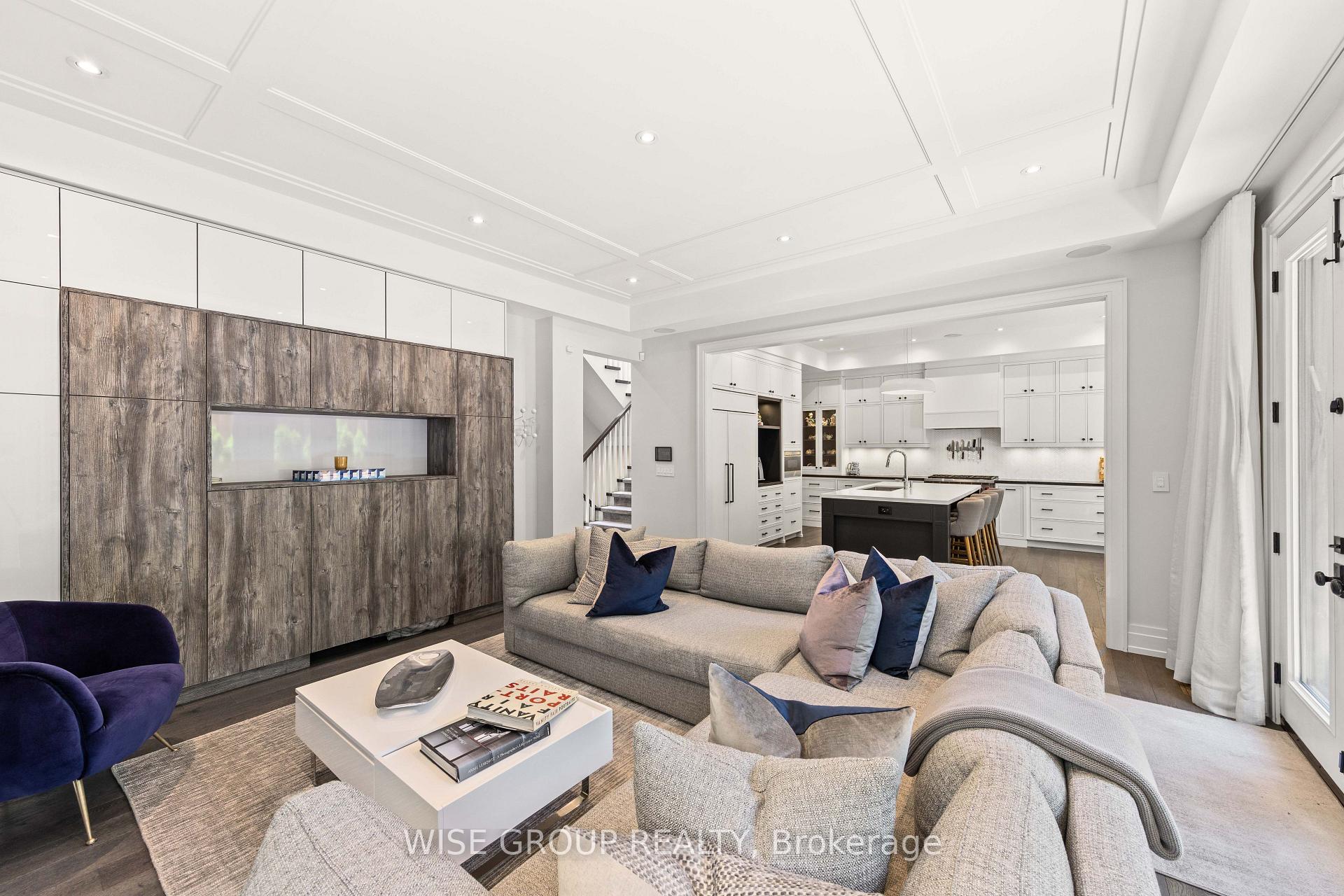 Photo 10 of 50 Sheldrake Boulevard, Toronto, Mount Pleasant East — HOMEH
