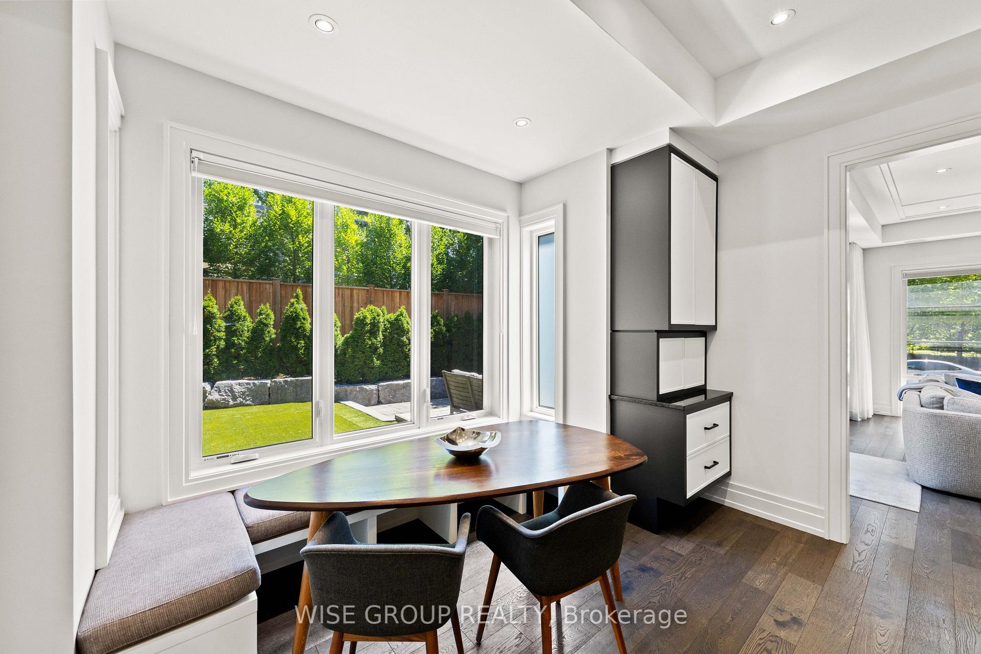 Photo 17 of 50 Sheldrake Boulevard, Toronto, Mount Pleasant East — HOMEH