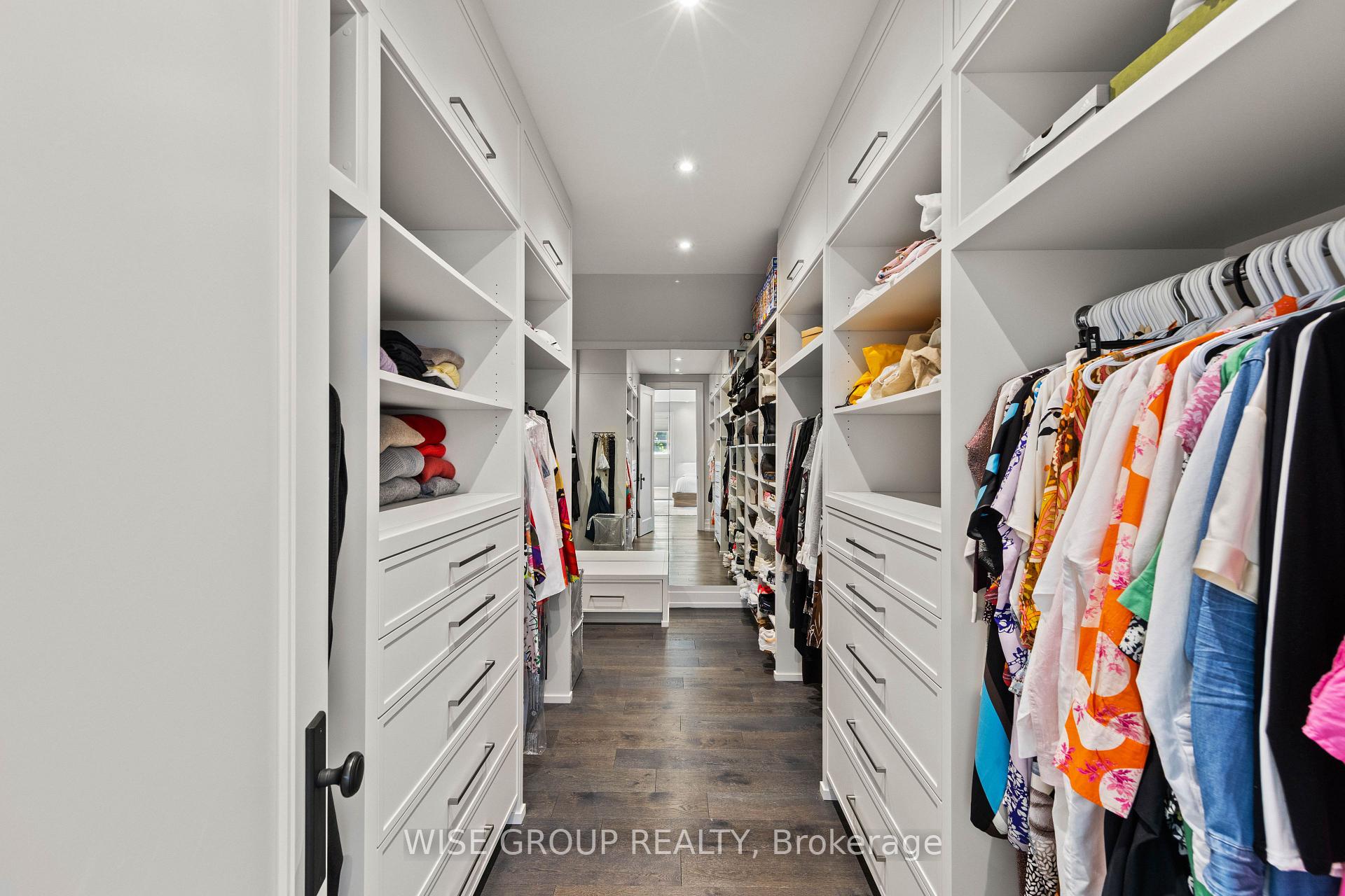 Photo 25 of 50 Sheldrake Boulevard, Toronto, Mount Pleasant East — HOMEH