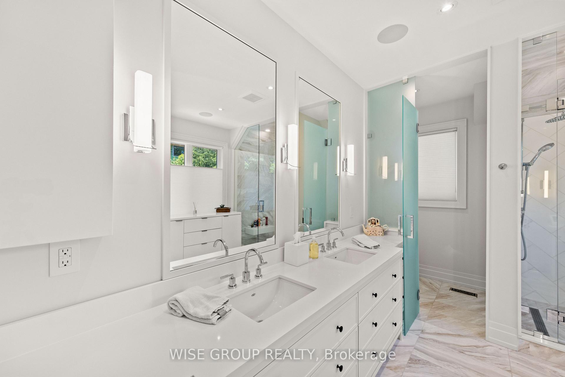 Photo 26 of 50 Sheldrake Boulevard, Toronto, Mount Pleasant East — HOMEH