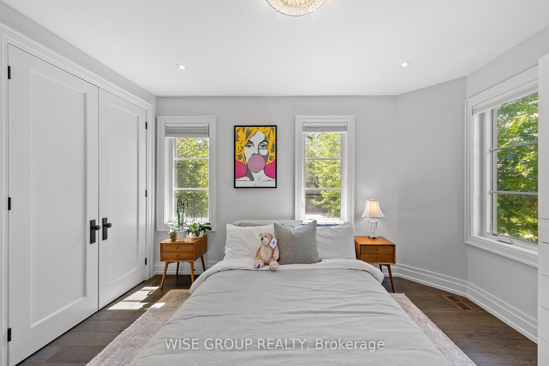 Photo 32 of 50 Sheldrake Boulevard, Toronto, Mount Pleasant East — HOMEH