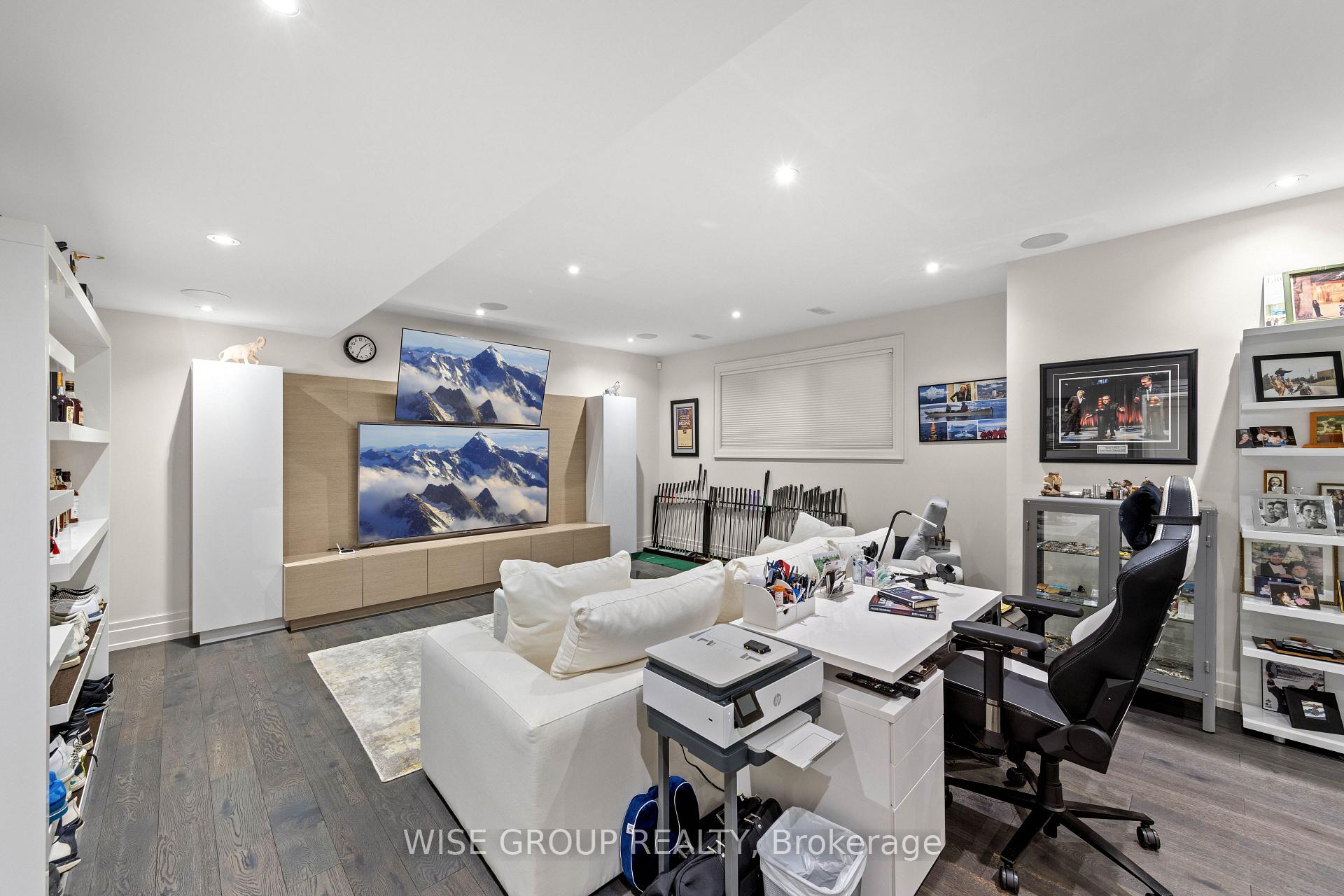 Photo 40 of 50 Sheldrake Boulevard, Toronto, Mount Pleasant East — HOMEH