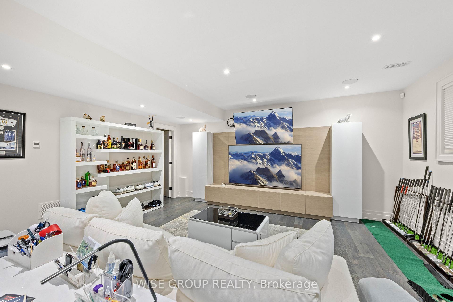 Photo 41 of 50 Sheldrake Boulevard, Toronto, Mount Pleasant East — HOMEH