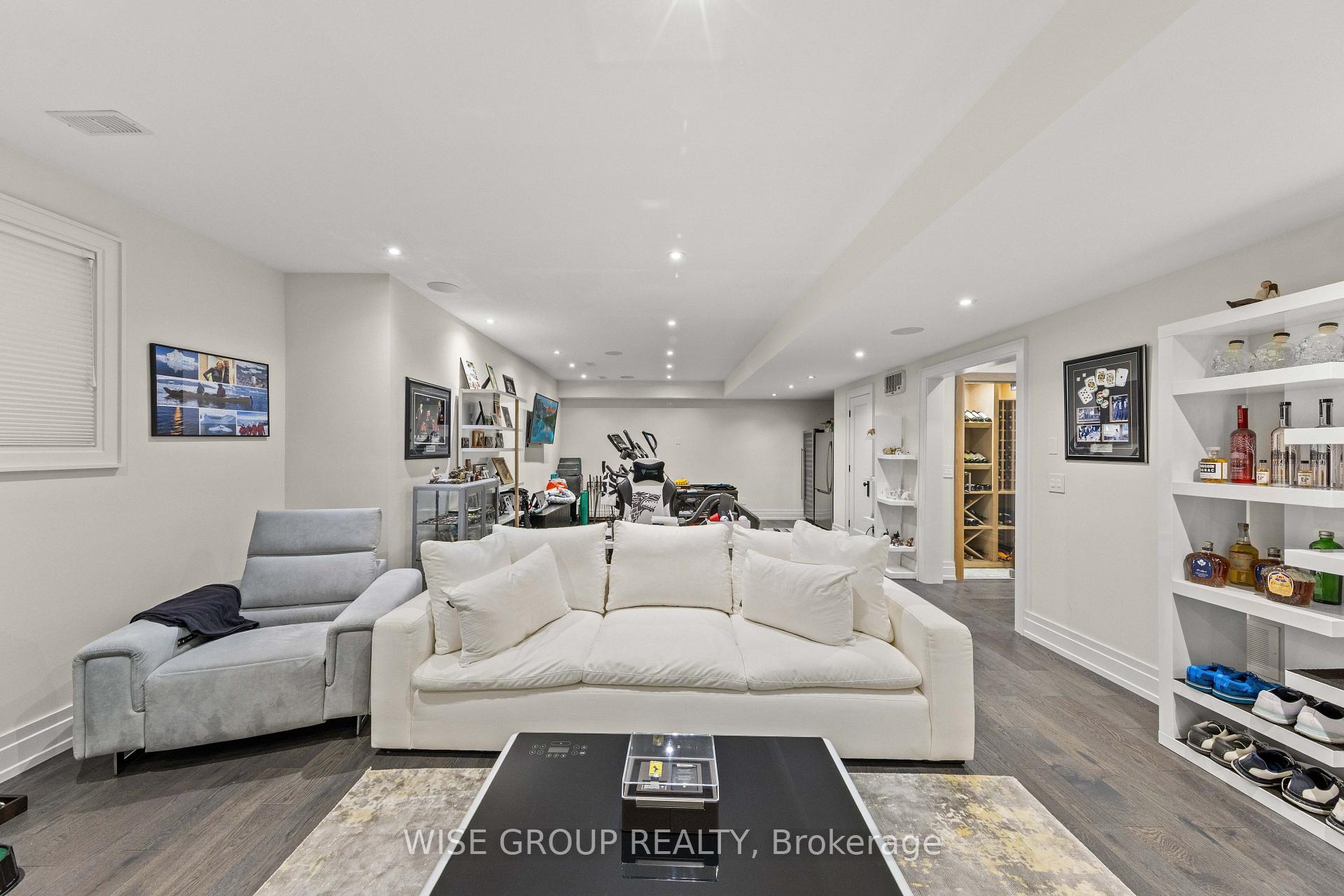 Photo 42 of 50 Sheldrake Boulevard, Toronto, Mount Pleasant East — HOMEH