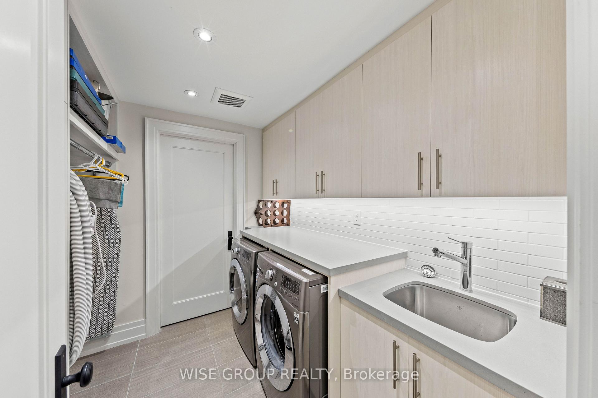 Photo 43 of 50 Sheldrake Boulevard, Toronto, Mount Pleasant East — HOMEH