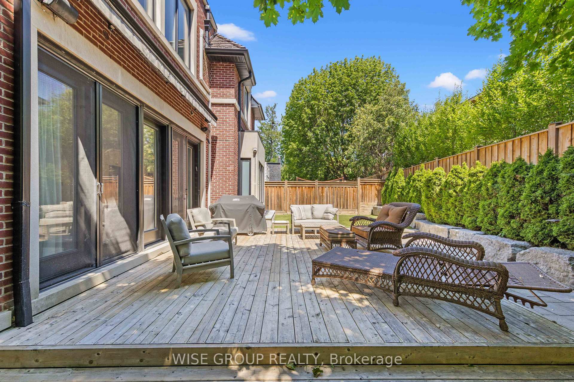 Photo 46 of 50 Sheldrake Boulevard, Toronto, Mount Pleasant East — HOMEH