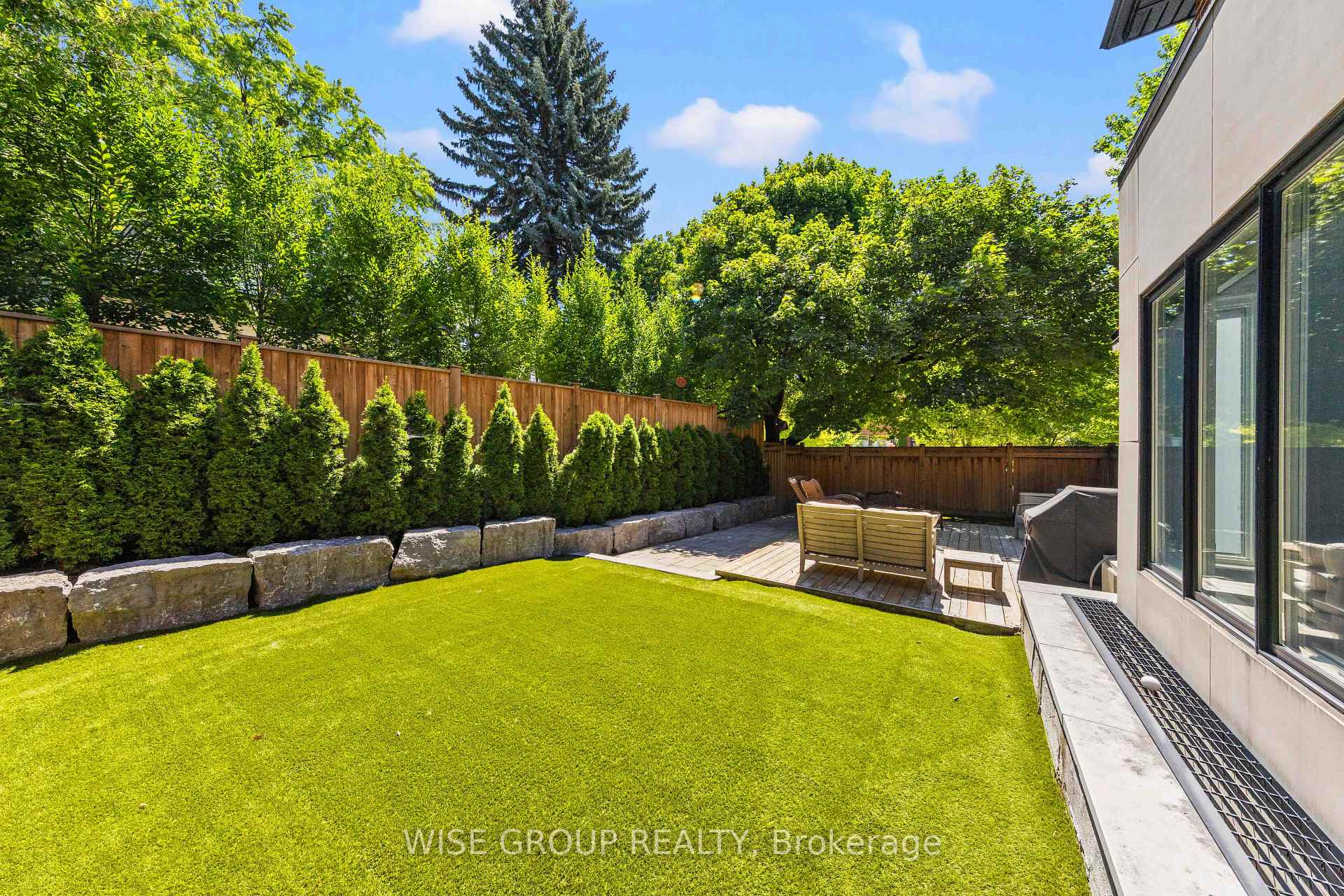 Photo 49 of 50 Sheldrake Boulevard, Toronto, Mount Pleasant East — HOMEH
