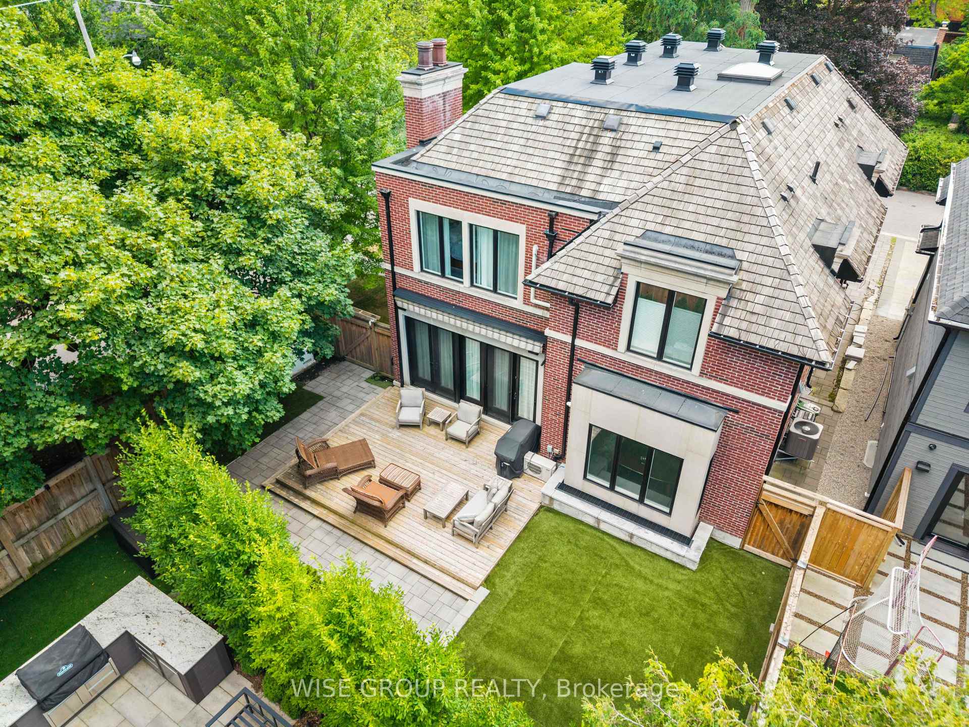 Photo 50 of 50 Sheldrake Boulevard, Toronto, Mount Pleasant East — HOMEH