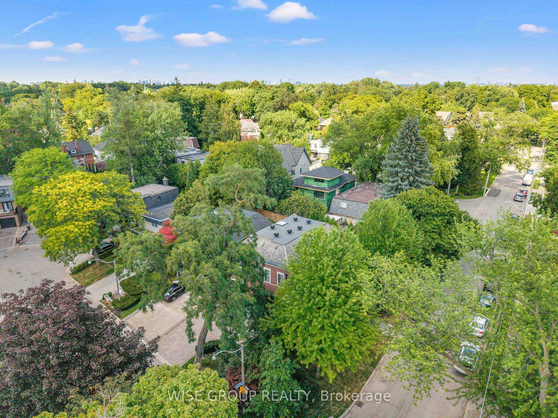Photo 52 of 50 Sheldrake Boulevard, Toronto, Mount Pleasant East — HOMEH