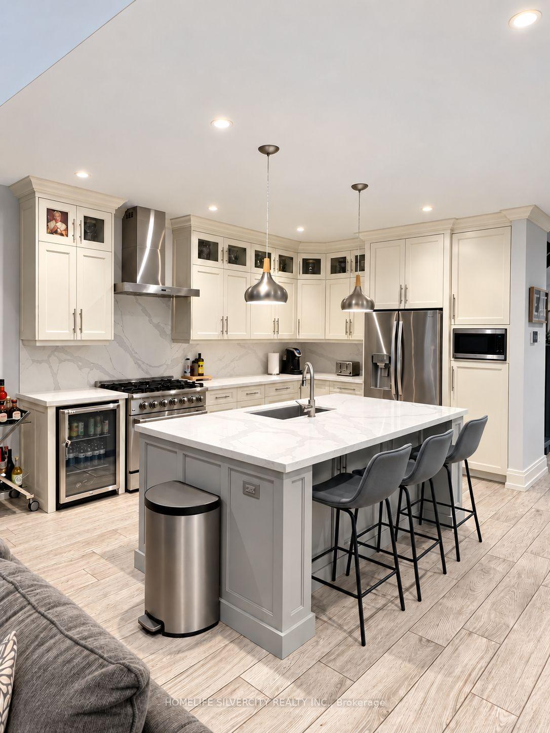 Photo 15 of 7 Elm Drive, Wasaga Beach — HOMEH