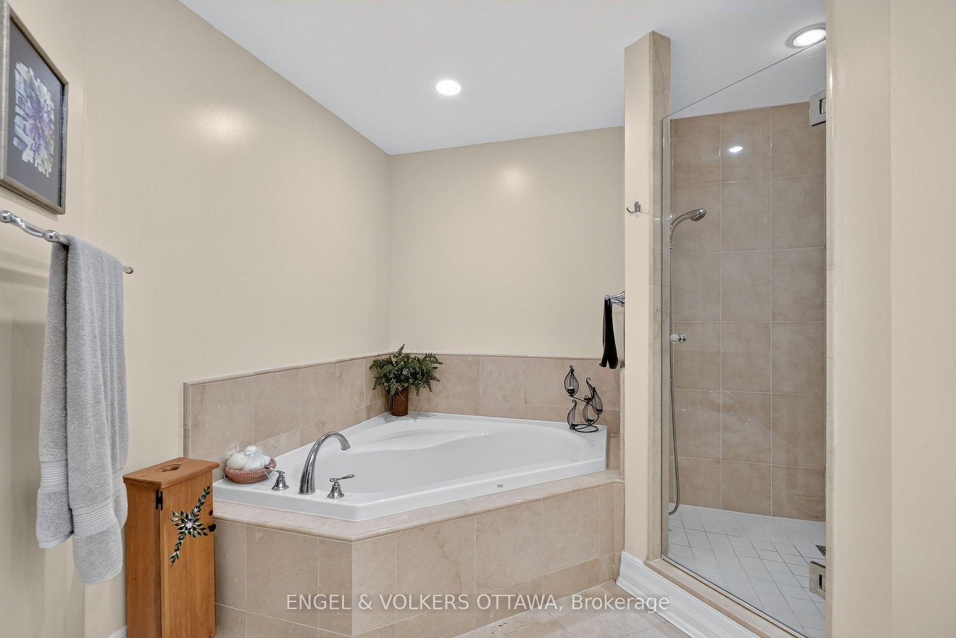 Photo 16 of Unit 1608, 3580 Rivergate Way, Ottawa, Quinterra — HOMEH