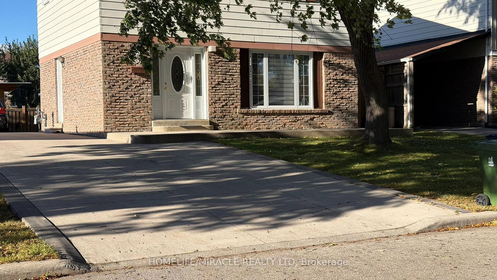 Photo 2 of 89 Dunsfold Drive, Scarborough, Malvern — HOMEH