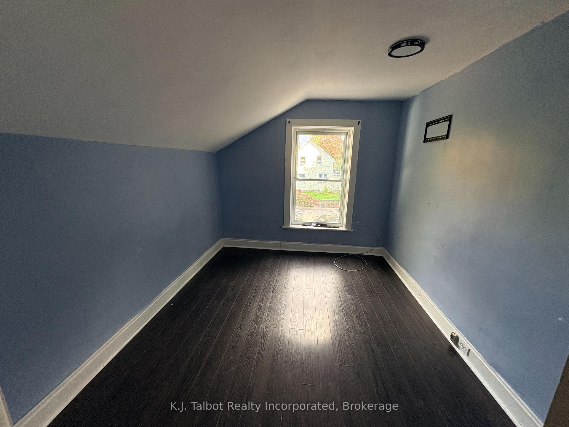 Photo 17 of 101-103 Bruce Street E, Goderich, Goderich (Town) — HOMEH