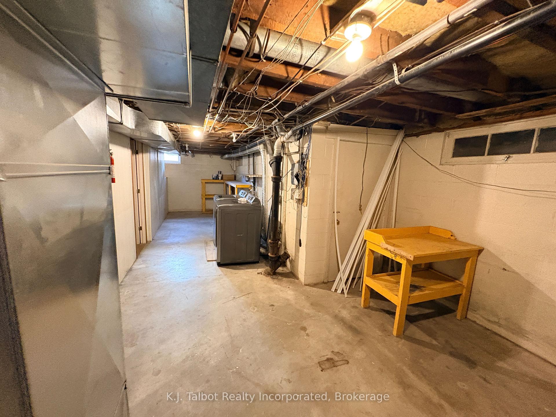 Photo 23 of 101-103 Bruce Street E, Goderich, Goderich (Town) — HOMEH