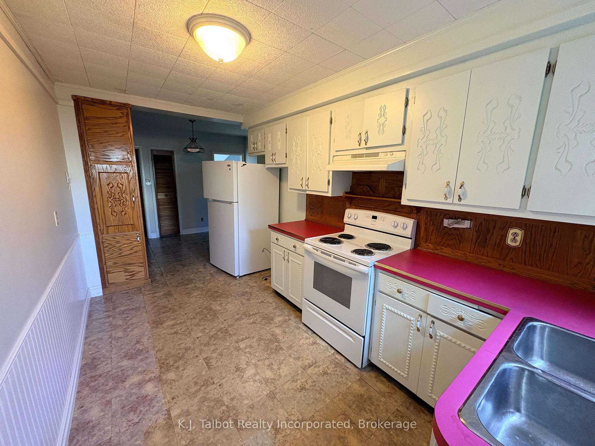 Photo 25 of 101-103 Bruce Street E, Goderich, Goderich (Town) — HOMEH