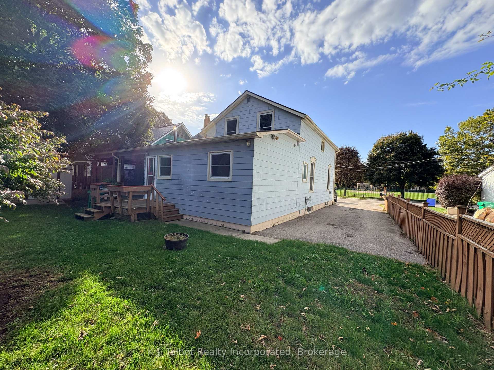 Photo 36 of 101-103 Bruce Street E, Goderich, Goderich (Town) — HOMEH