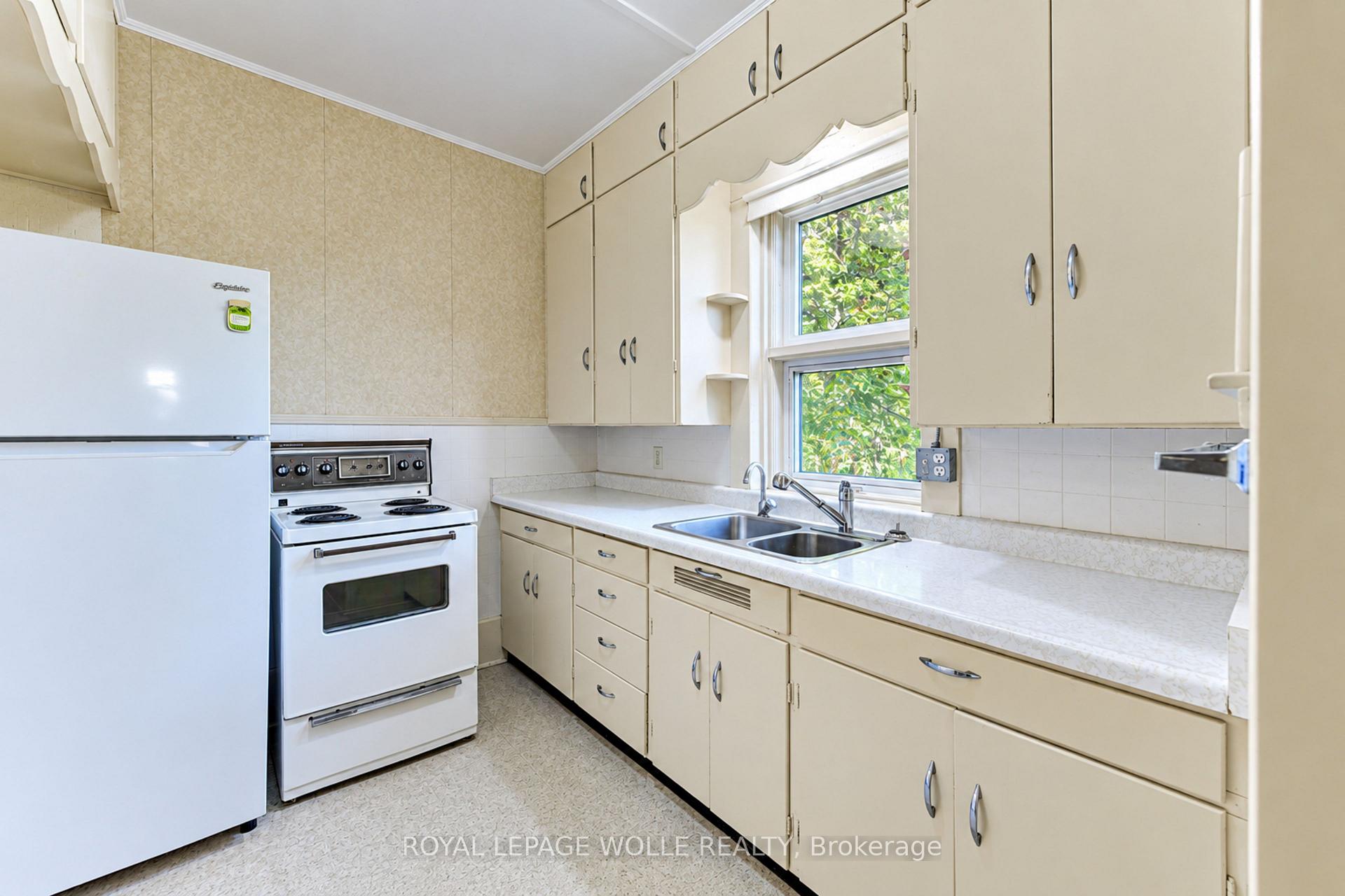 Photo 18 of 4 James Street, Woolwich, Elmira — HOMEH