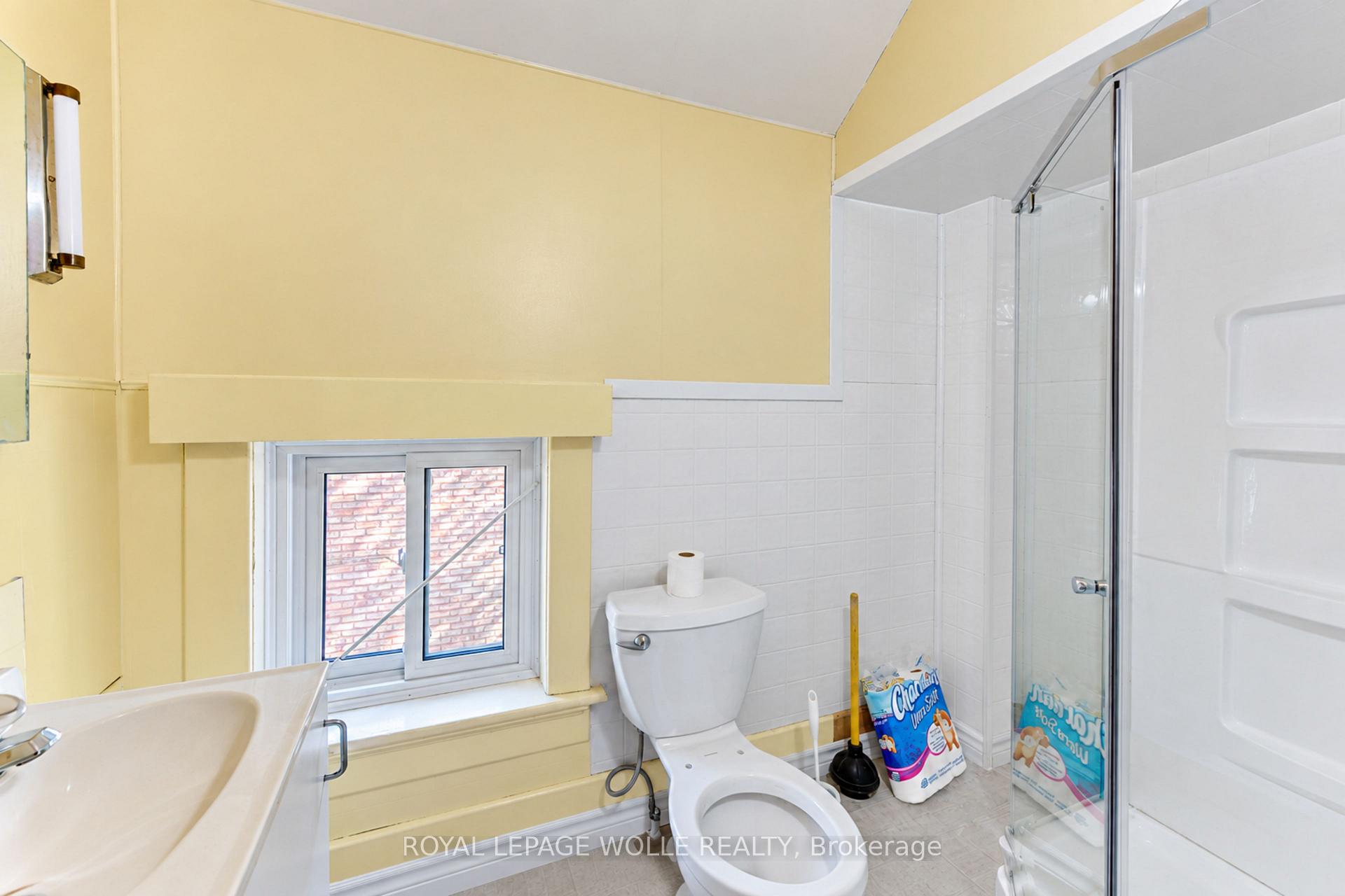 Photo 32 of 4 James Street, Woolwich, Elmira — HOMEH