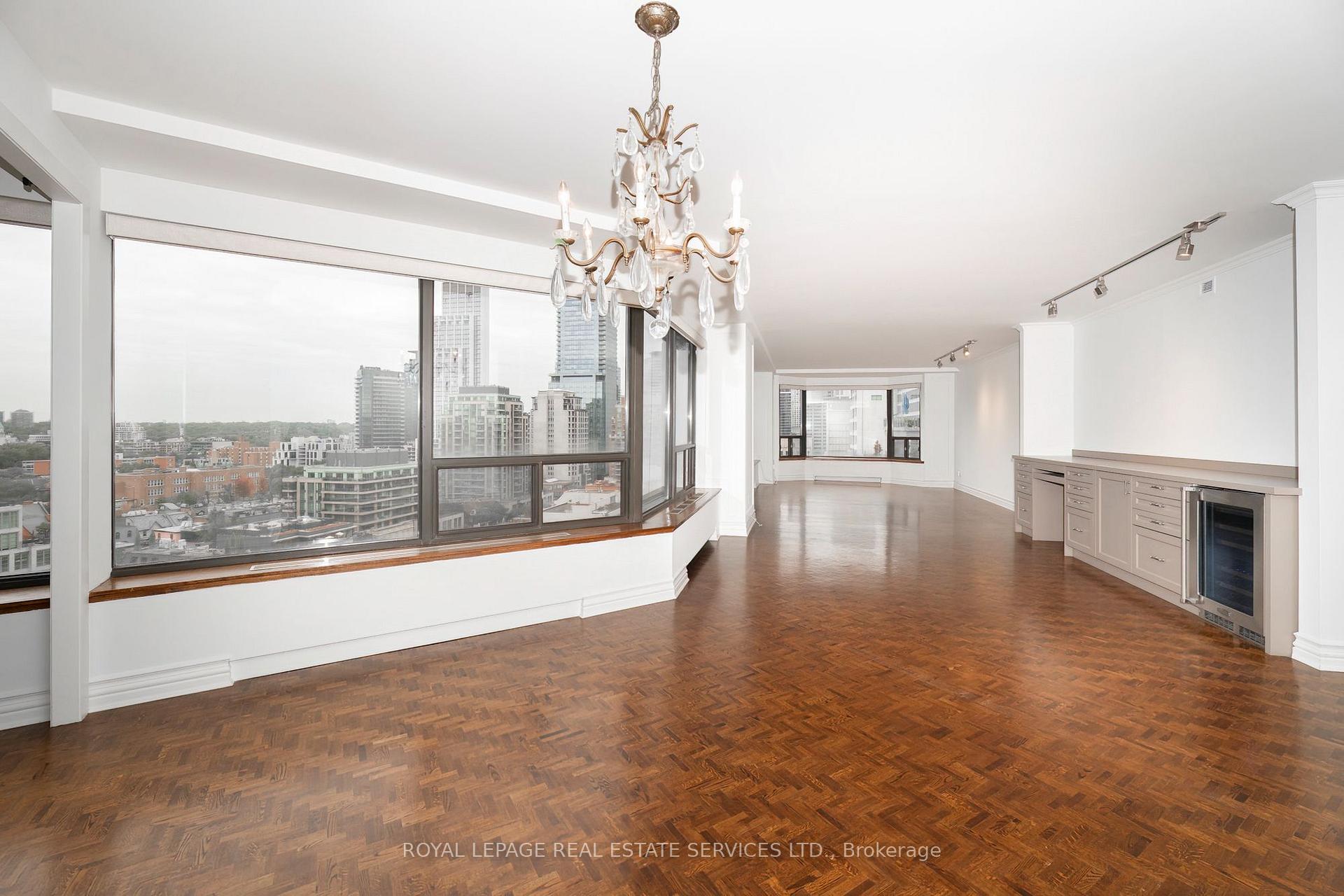Photo 5 of Unit 1111, 175 Cumberland Street, Toronto, The Annex — HOMEH