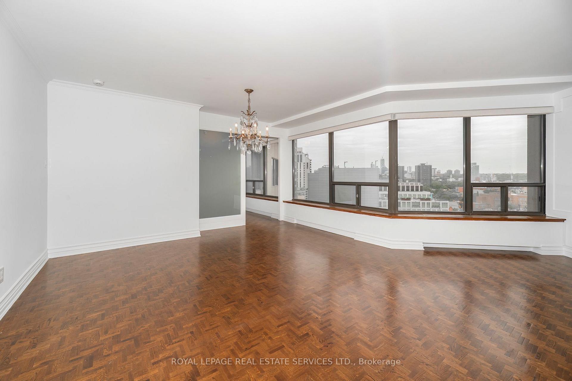 Photo 6 of Unit 1111, 175 Cumberland Street, Toronto, The Annex — HOMEH