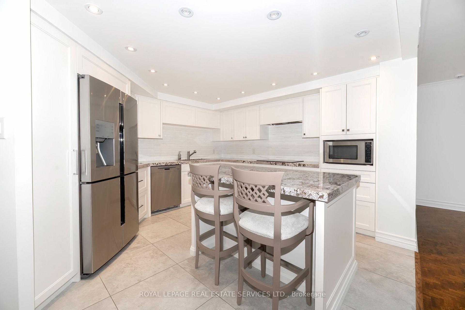 Photo 10 of Unit 1111, 175 Cumberland Street, Toronto, The Annex — HOMEH