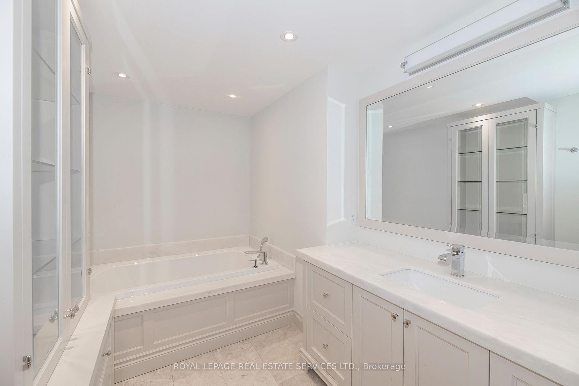 Photo 14 of Unit 1111, 175 Cumberland Street, Toronto, The Annex — HOMEH
