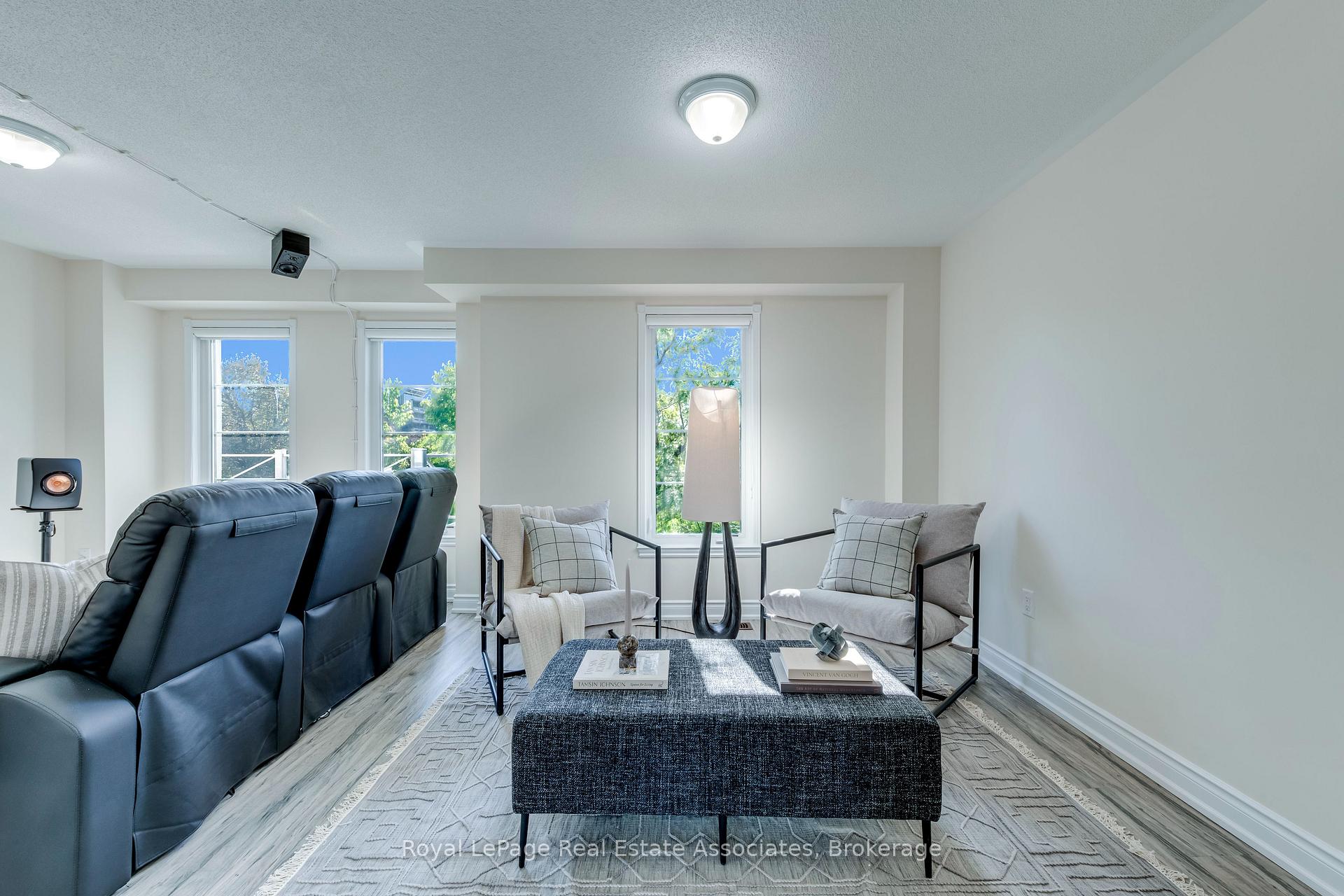 Photo 9 of Unit 1, 2375 Truscott Drive, Mississauga, Clarkson — HOMEH