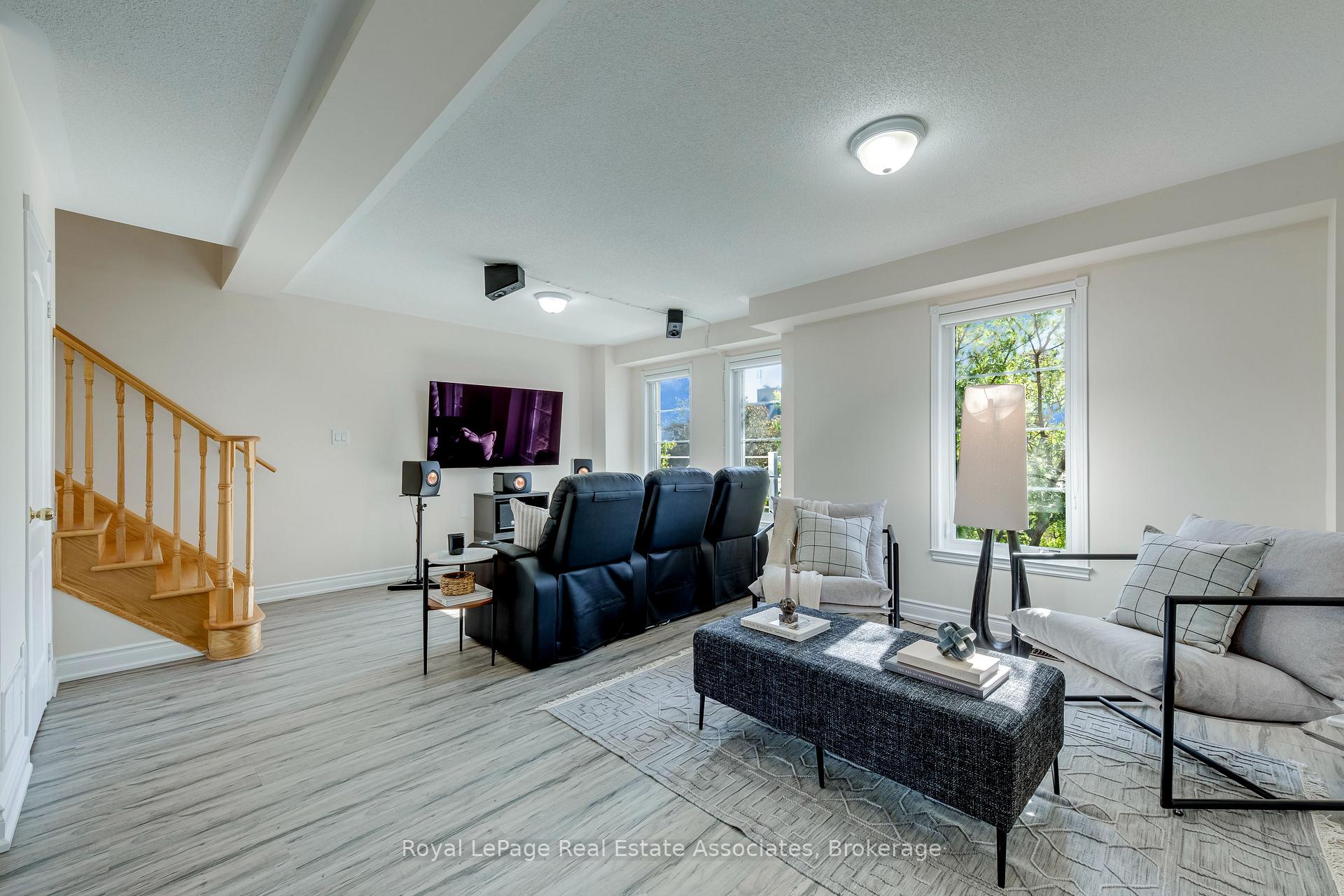 Photo 10 of Unit 1, 2375 Truscott Drive, Mississauga, Clarkson — HOMEH