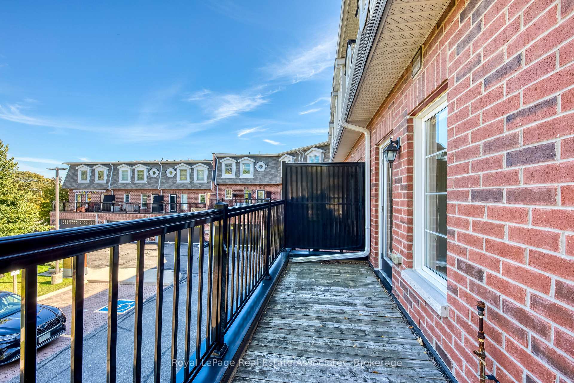 Photo 13 of Unit 1, 2375 Truscott Drive, Mississauga, Clarkson — HOMEH