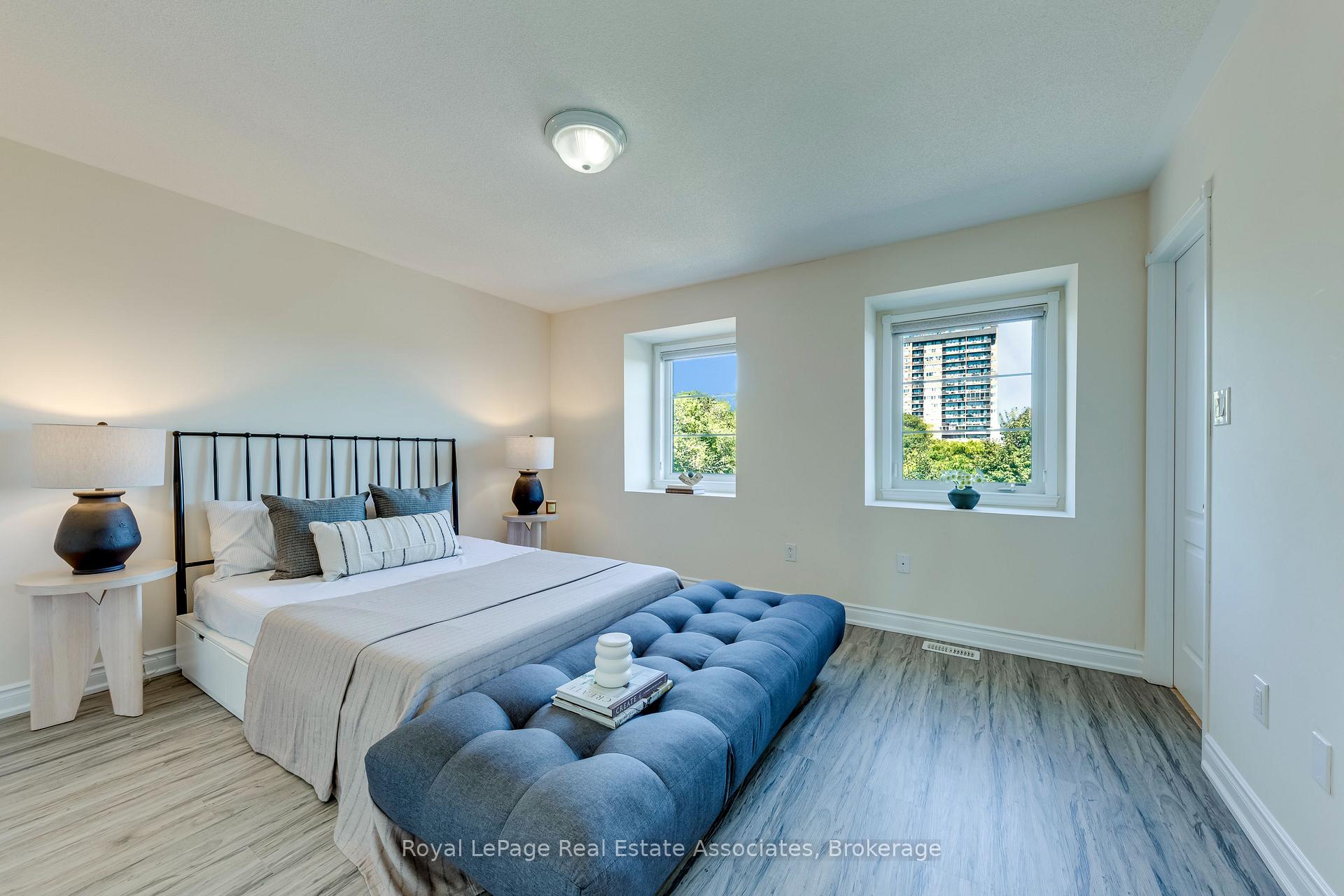 Photo 14 of Unit 1, 2375 Truscott Drive, Mississauga, Clarkson — HOMEH