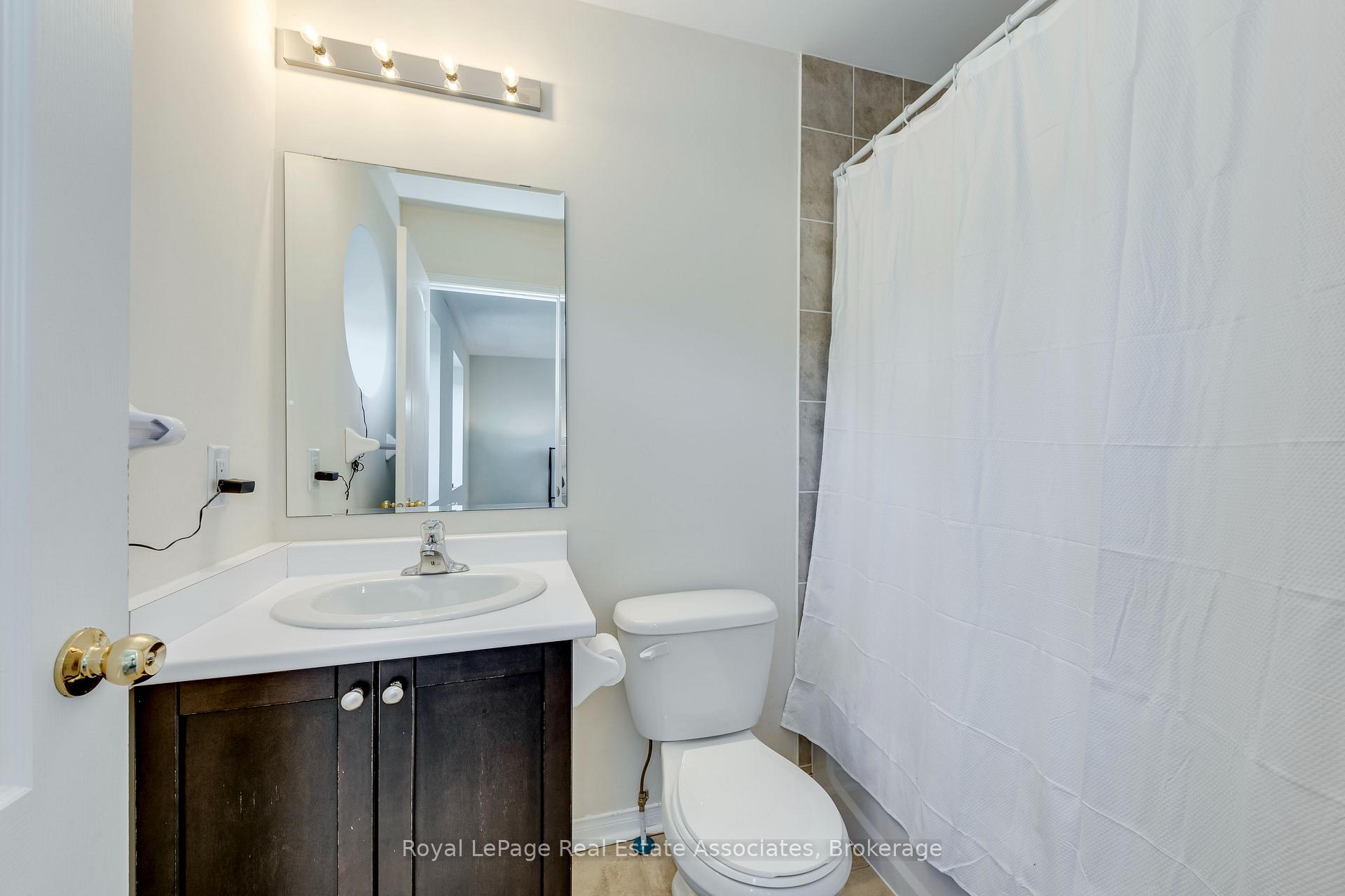Photo 19 of Unit 1, 2375 Truscott Drive, Mississauga, Clarkson — HOMEH