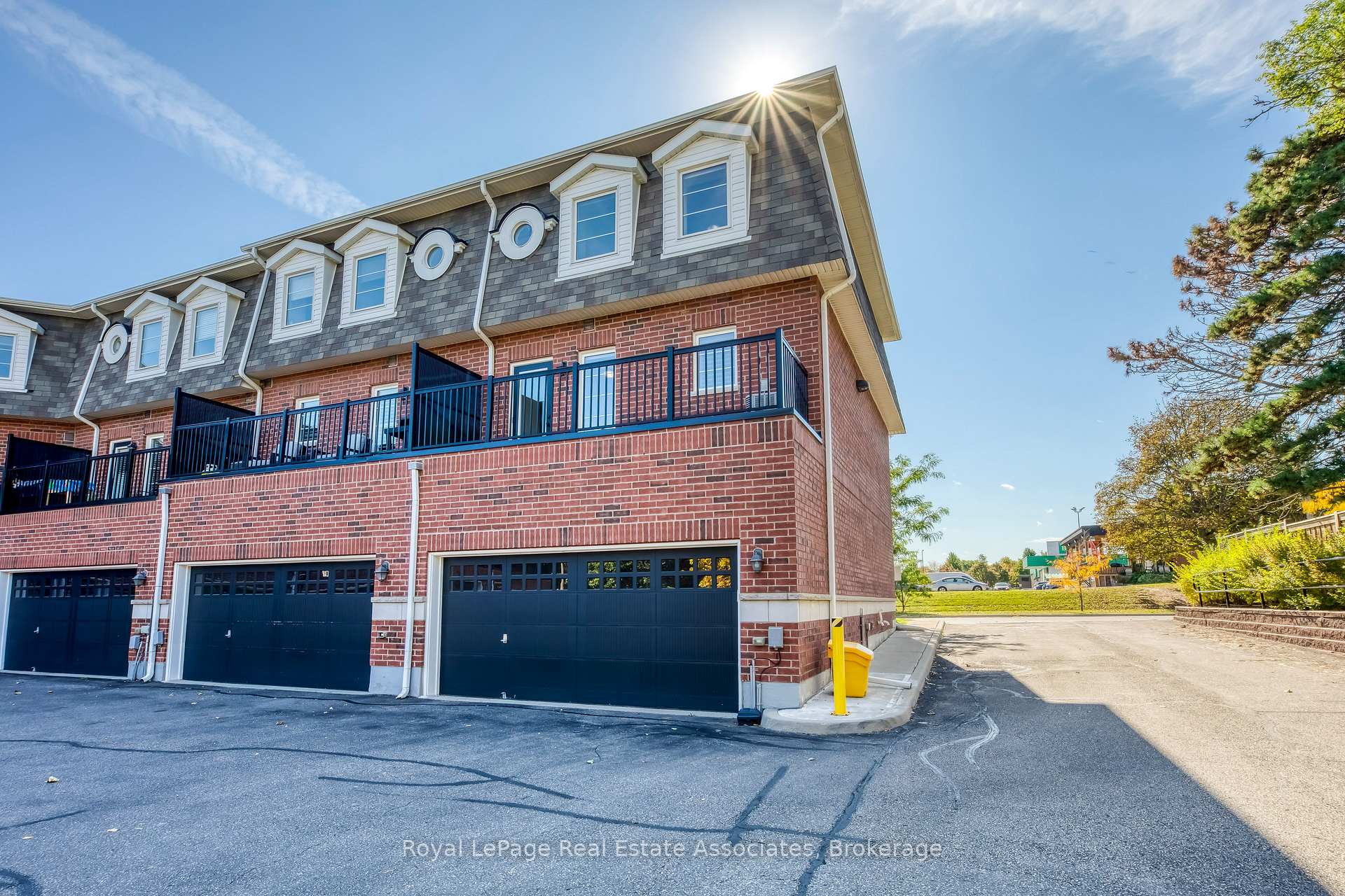 Photo 21 of Unit 1, 2375 Truscott Drive, Mississauga, Clarkson — HOMEH