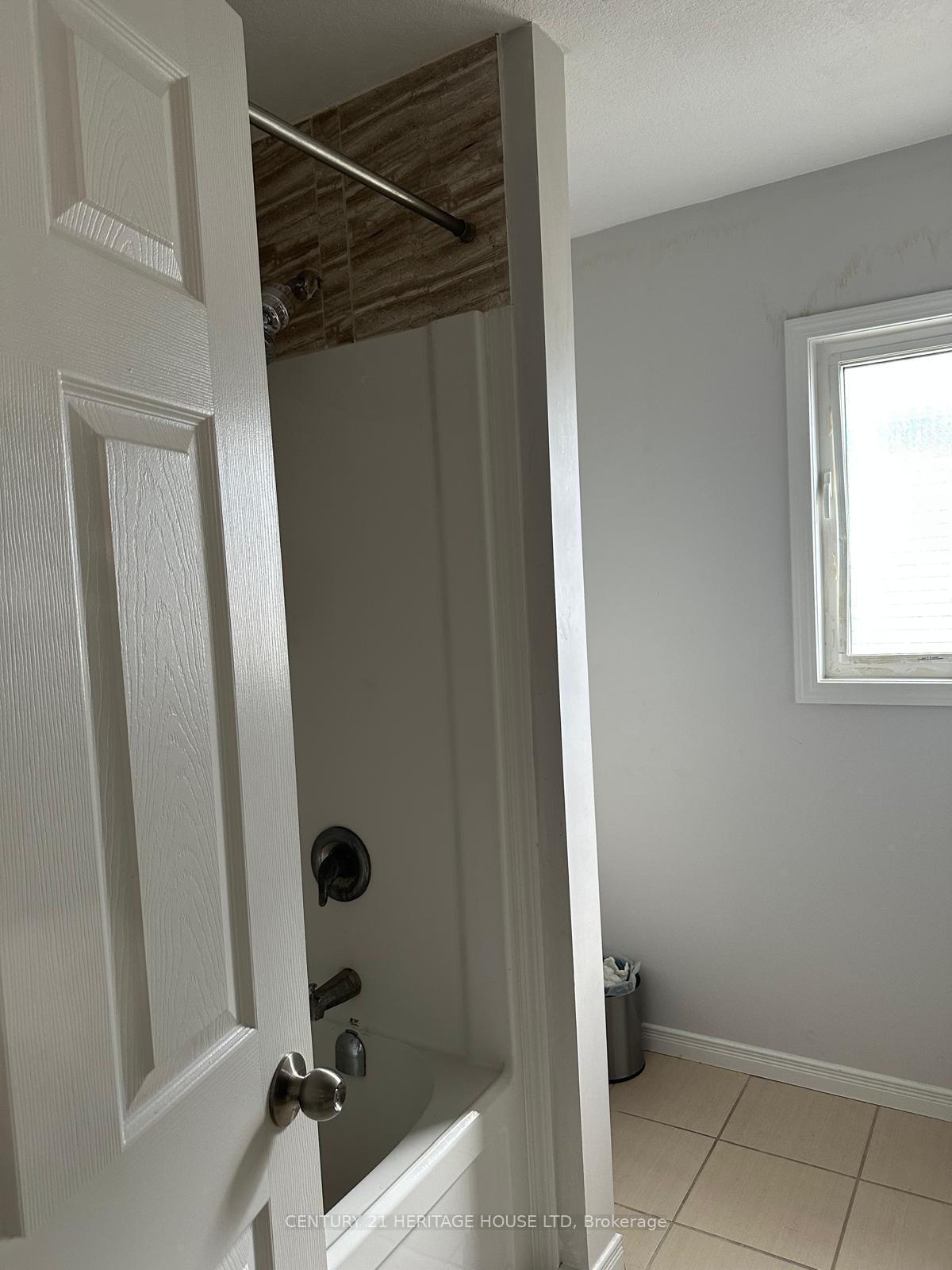 Photo 10 of Unit 28, 3200 Singleton Avenue, London, South E — HOMEH