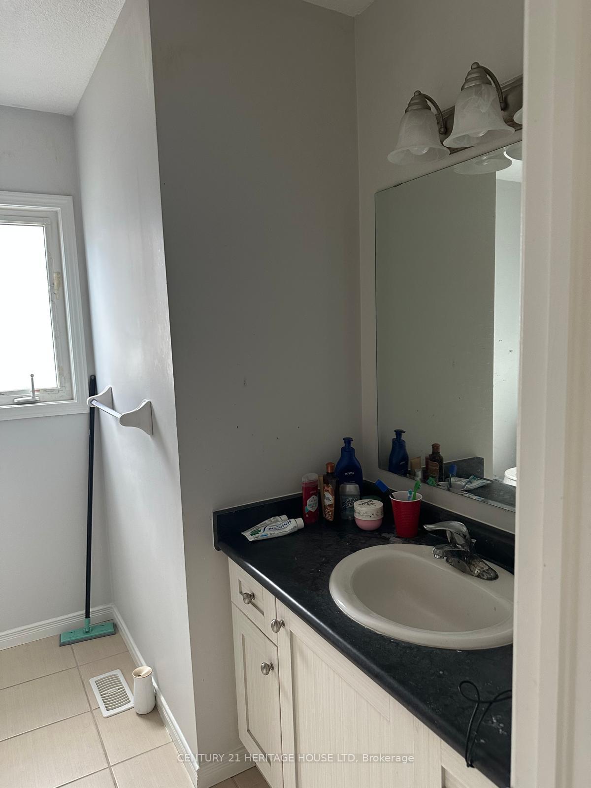 Photo 15 of Unit 28, 3200 Singleton Avenue, London, South E — HOMEH