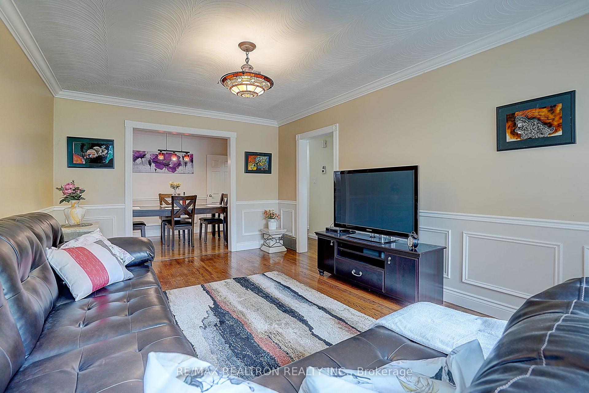 Photo 7 of 583 Pinewood Street, Oshawa, O'Neill — HOMEH