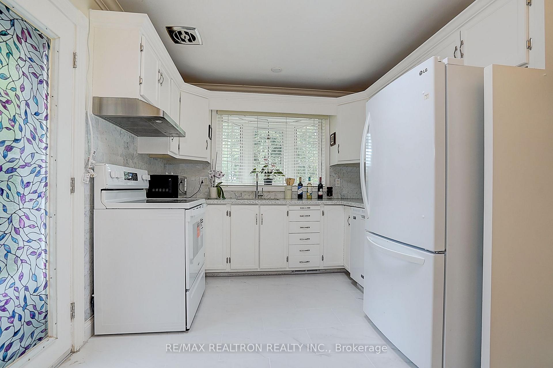 Photo 14 of 583 Pinewood Street, Oshawa, O'Neill — HOMEH