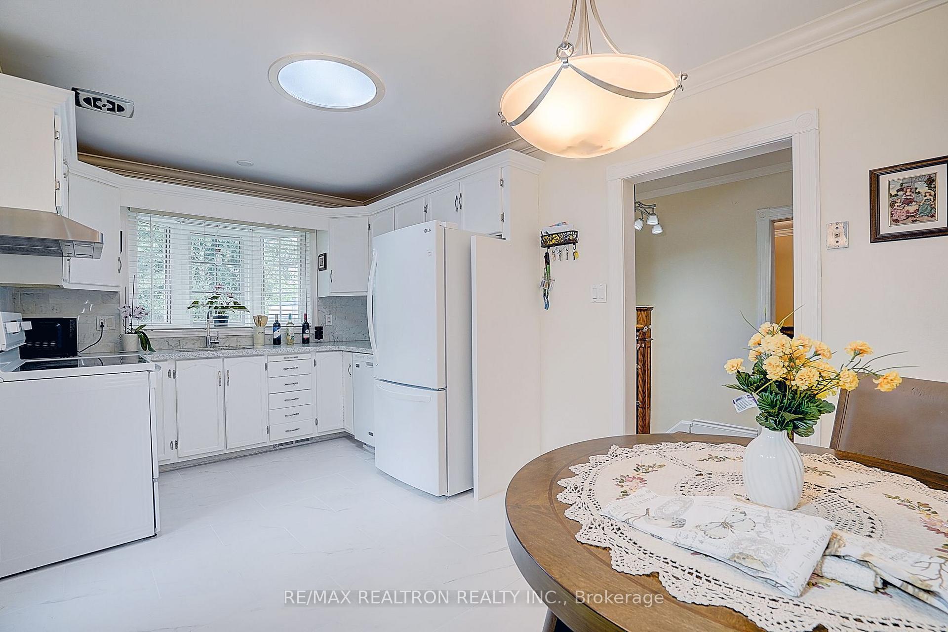 Photo 16 of 583 Pinewood Street, Oshawa, O'Neill — HOMEH