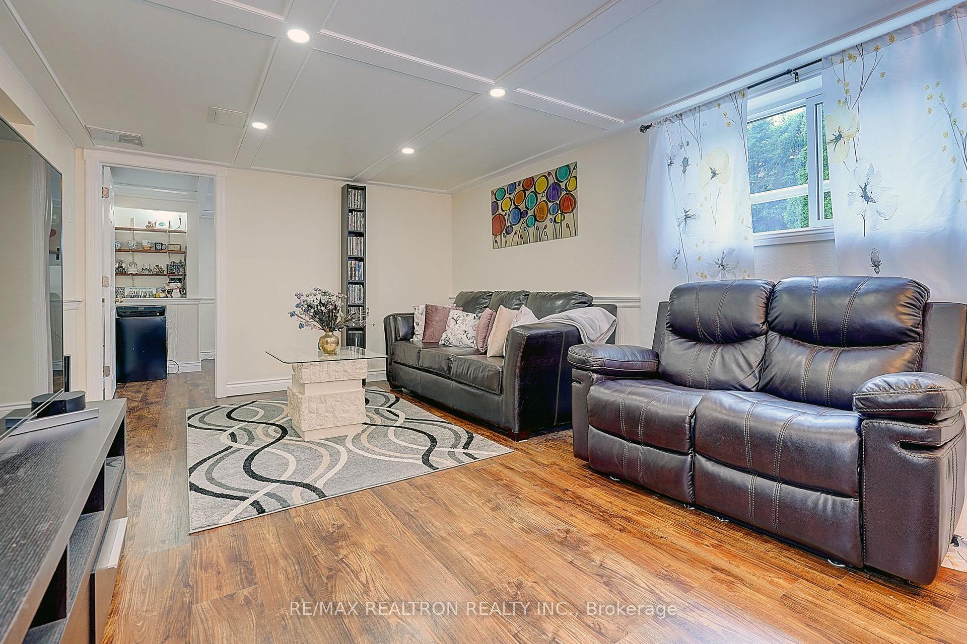Photo 24 of 583 Pinewood Street, Oshawa, O'Neill — HOMEH