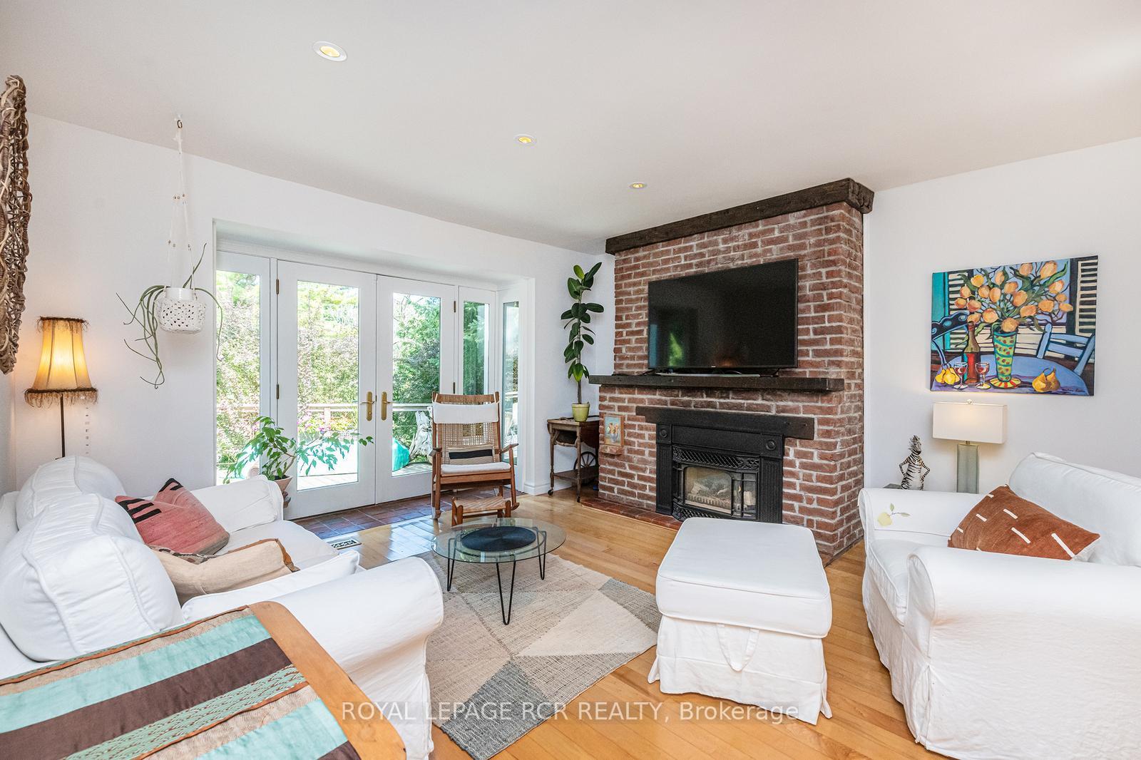 Photo 10 of 114 Kennedy Road, Caledon, Cheltenham — HOMEH