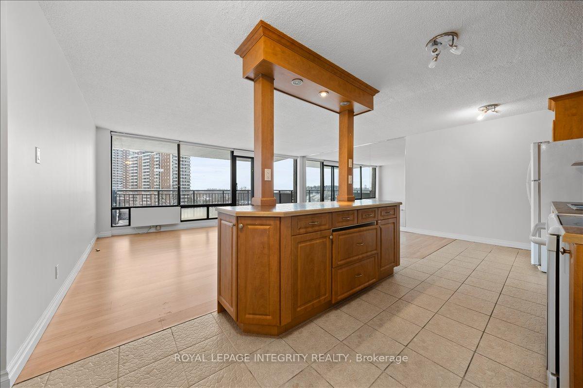 Photo 10 of Unit 703, 1190 Richmond Road, Ottawa, Woodroffe — HOMEH