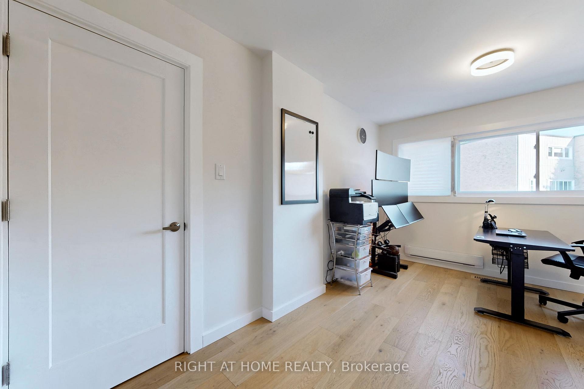 Photo 11 of Unit 6, 400 Bloor Street, Mississauga, Mississauga Valleys — HOMEH