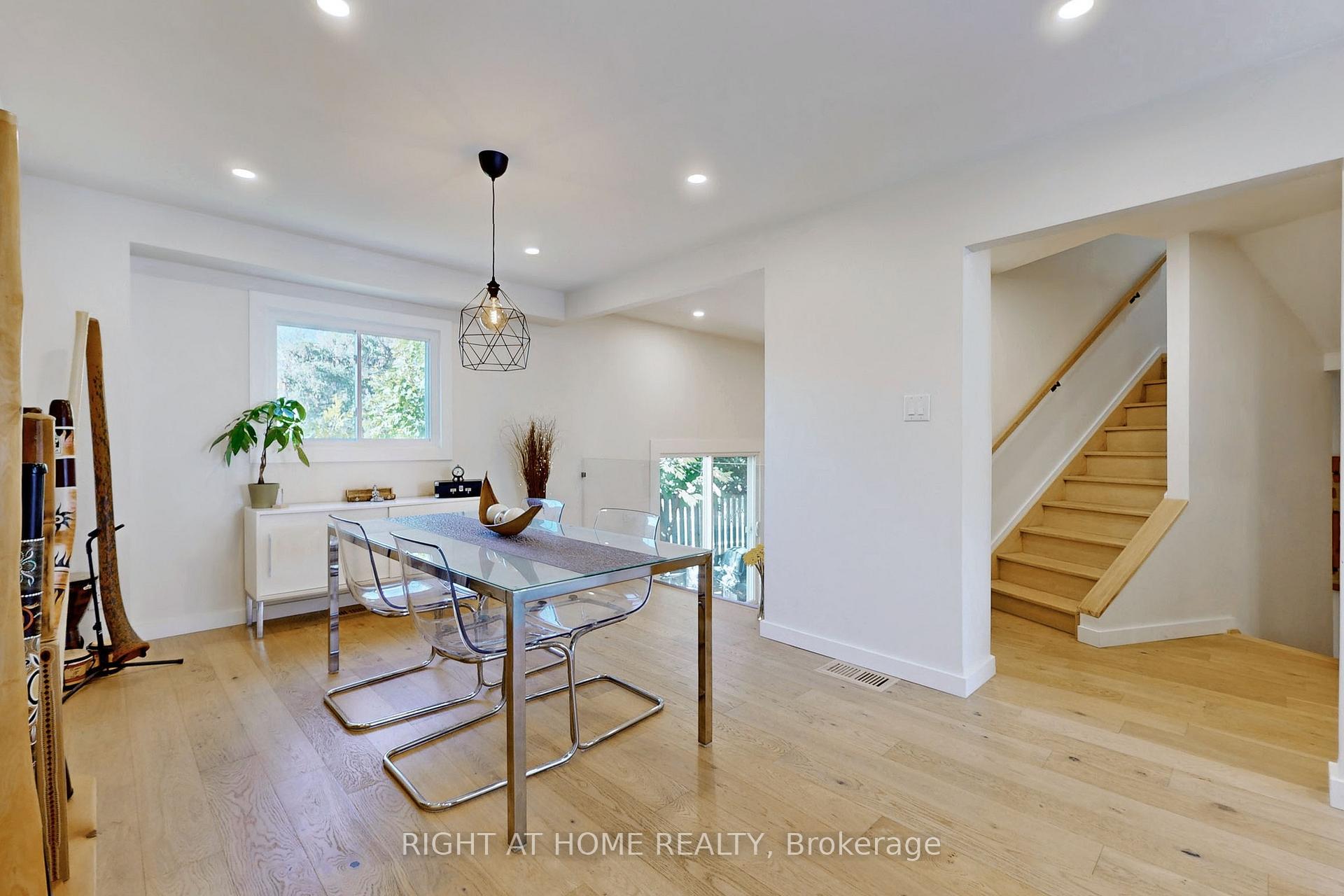 Photo 12 of Unit 6, 400 Bloor Street, Mississauga, Mississauga Valleys — HOMEH