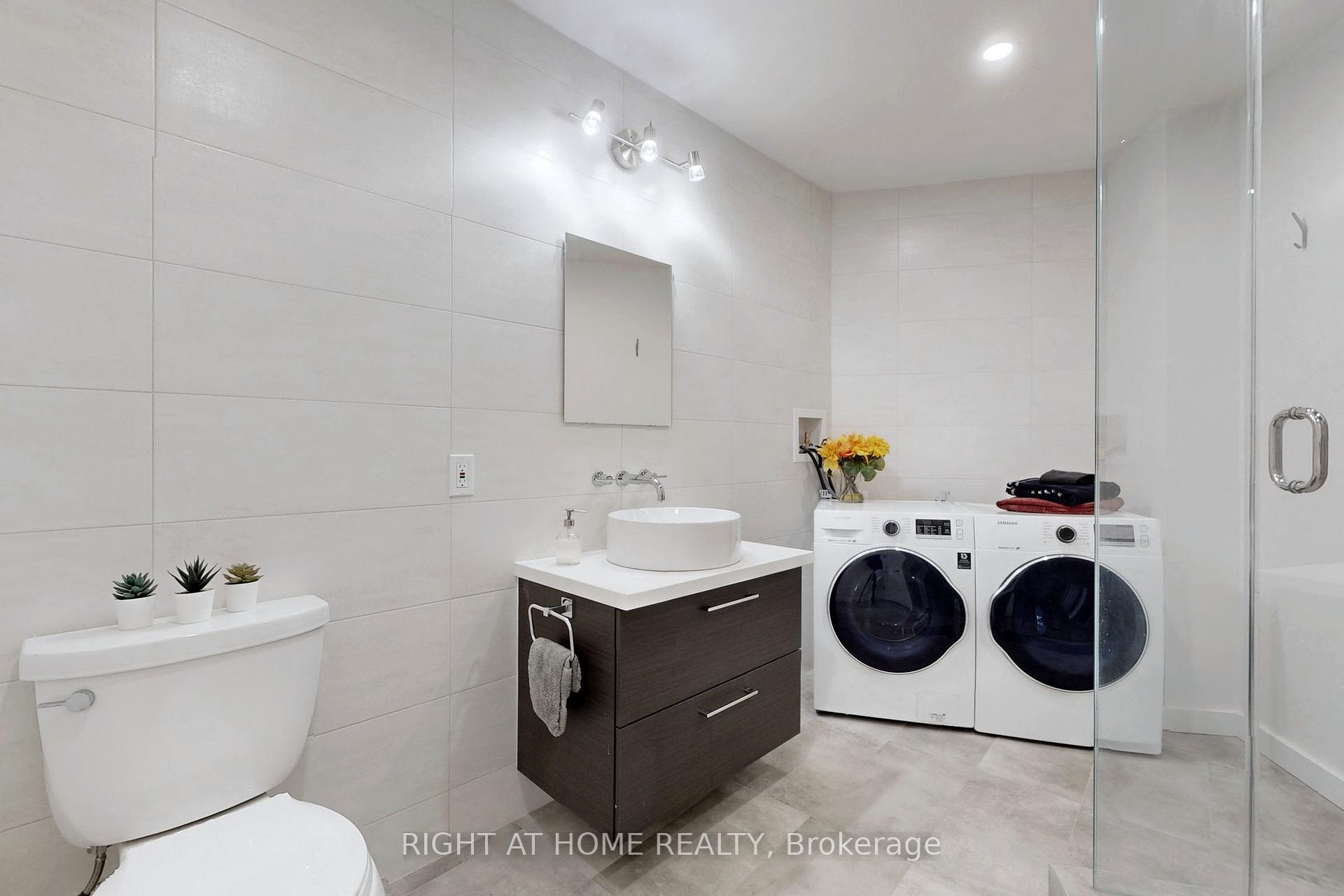 Photo 13 of Unit 6, 400 Bloor Street, Mississauga, Mississauga Valleys — HOMEH