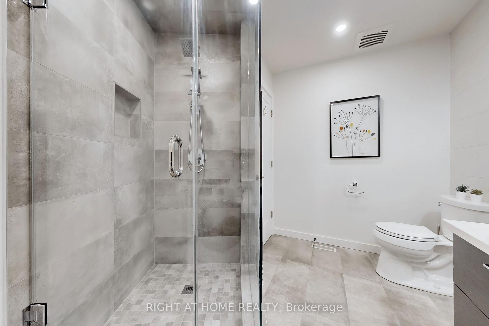Photo 14 of Unit 6, 400 Bloor Street, Mississauga, Mississauga Valleys — HOMEH