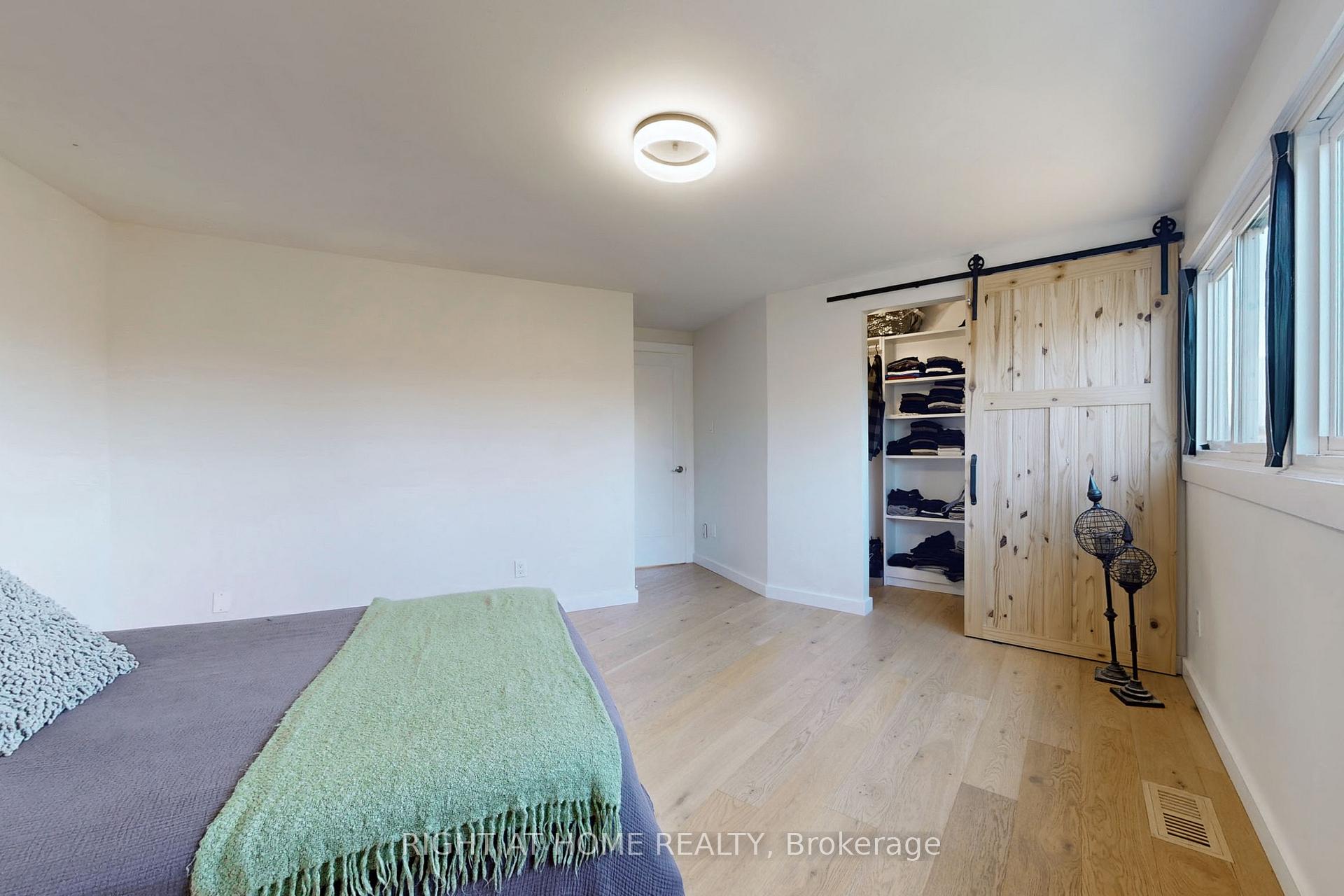 Photo 17 of Unit 6, 400 Bloor Street, Mississauga, Mississauga Valleys — HOMEH