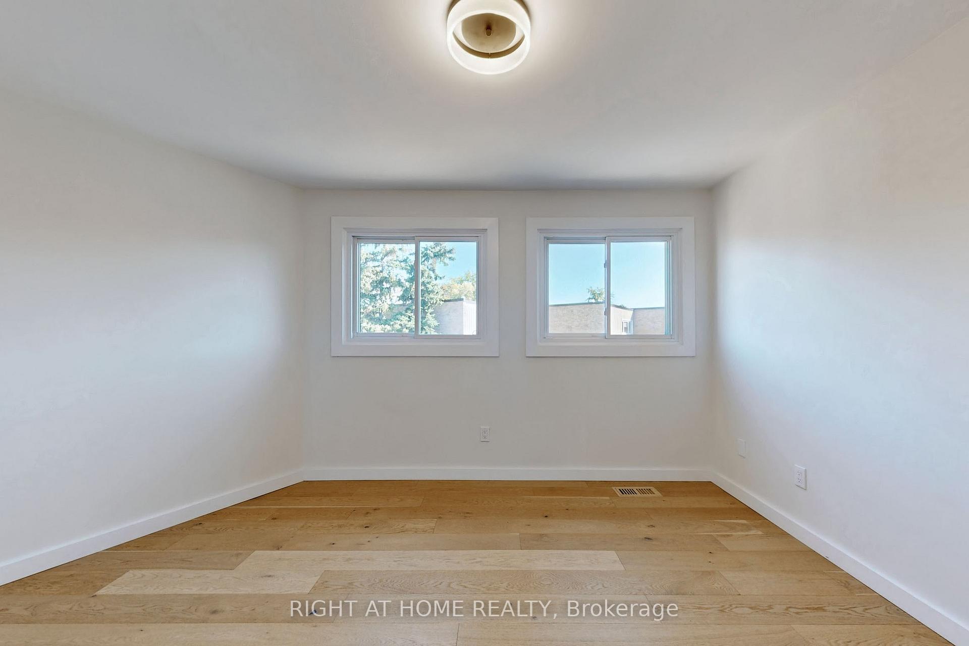 Photo 22 of Unit 6, 400 Bloor Street, Mississauga, Mississauga Valleys — HOMEH