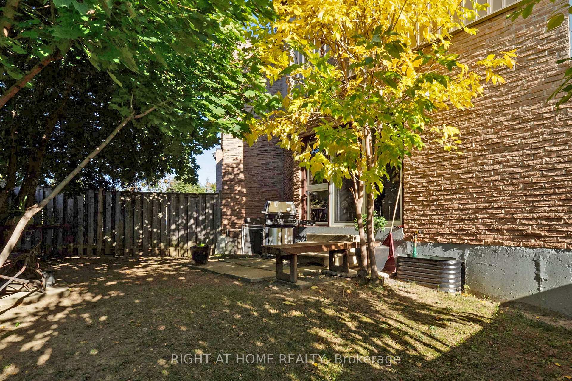 Photo 27 of Unit 6, 400 Bloor Street, Mississauga, Mississauga Valleys — HOMEH